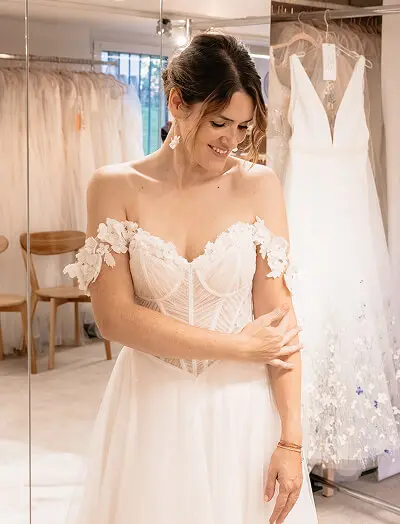 ursi-brautmode-mieten-kaufen Braut mit Brautkleid